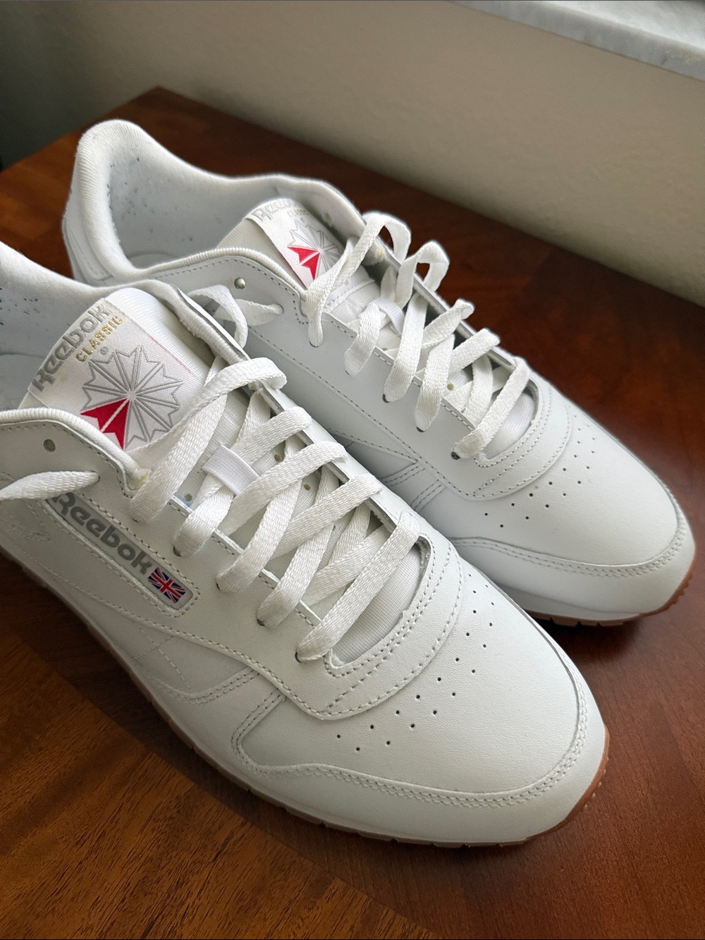 Men’s size 11.5 white Reebok sneakers